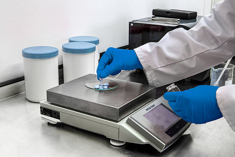 Romaco Kilian KiTech laboratory hardness and compression test